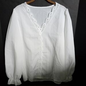 New Elegant White Lace Trim Blouse